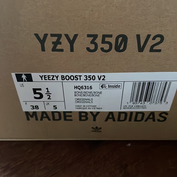 Yeezy Boost 350 V2 BONE size 5.5 - Picture 6 of 6